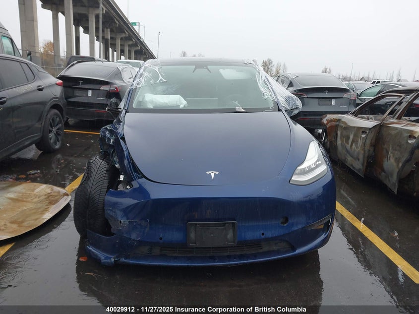 2022 Tesla Model Y VIN: 7SAYGDEE1NF490132 Lot: 40029912