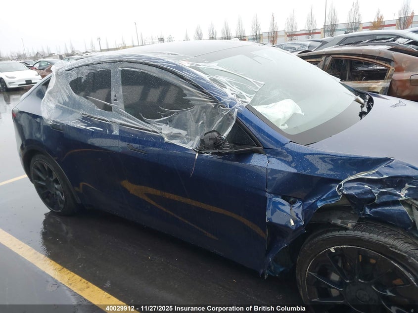 2022 Tesla Model Y VIN: 7SAYGDEE1NF490132 Lot: 40029912