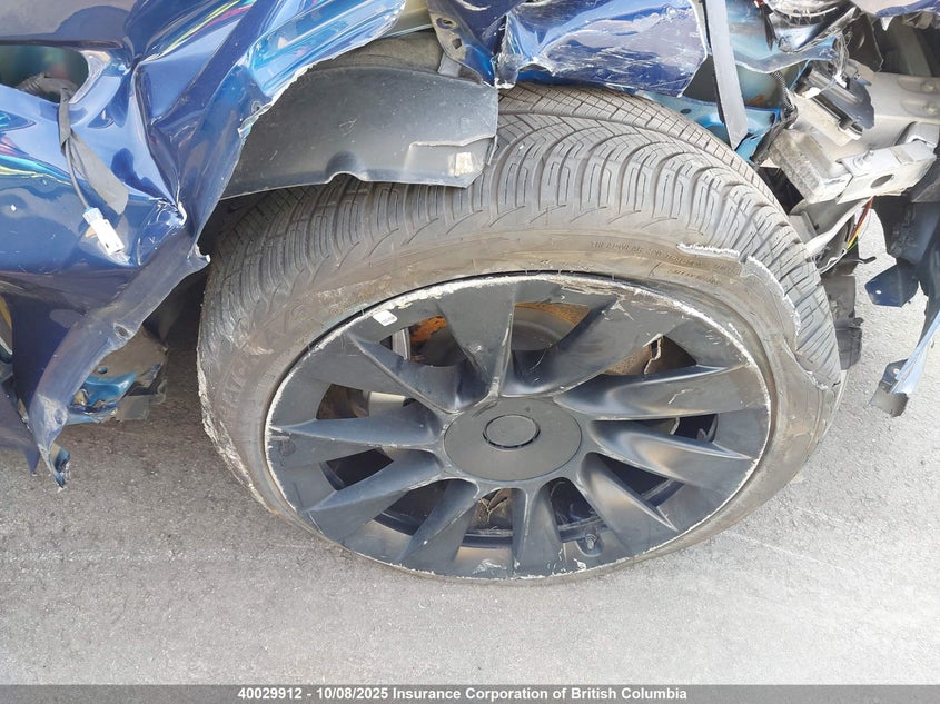 2022 Tesla Model Y VIN: 7SAYGDEE1NF490132 Lot: 40029912