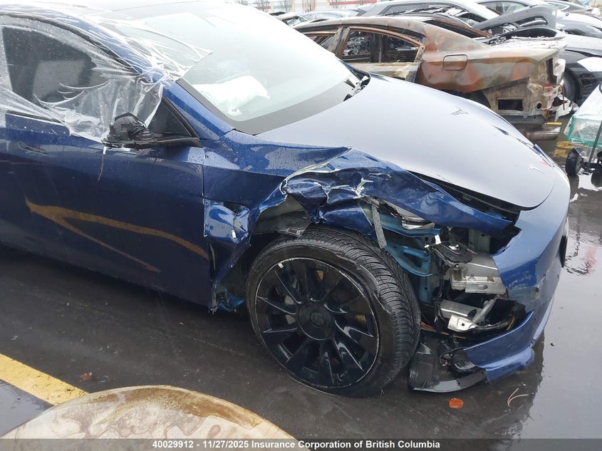 2022 Tesla Model Y VIN: 7SAYGDEE1NF490132 Lot: 40029912