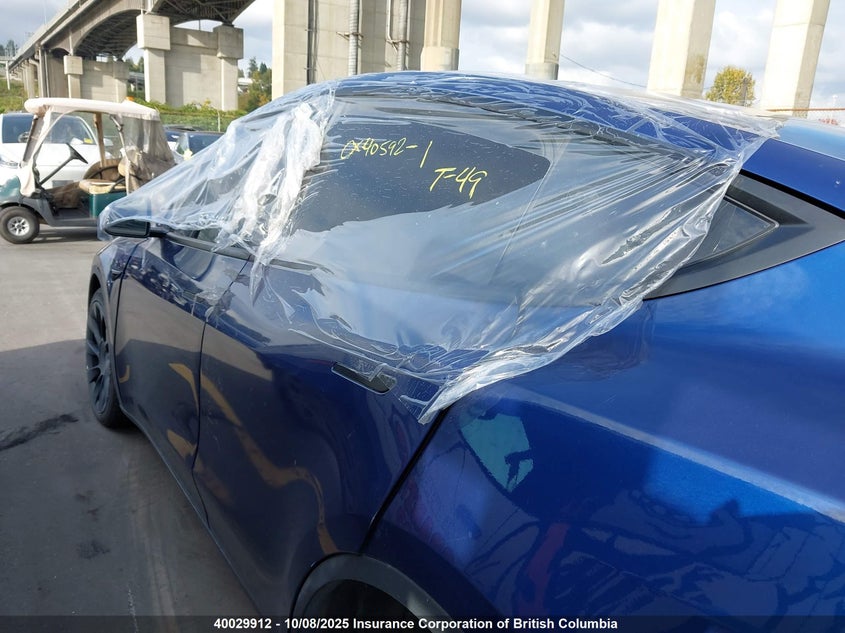 2022 Tesla Model Y VIN: 7SAYGDEE1NF490132 Lot: 40029912