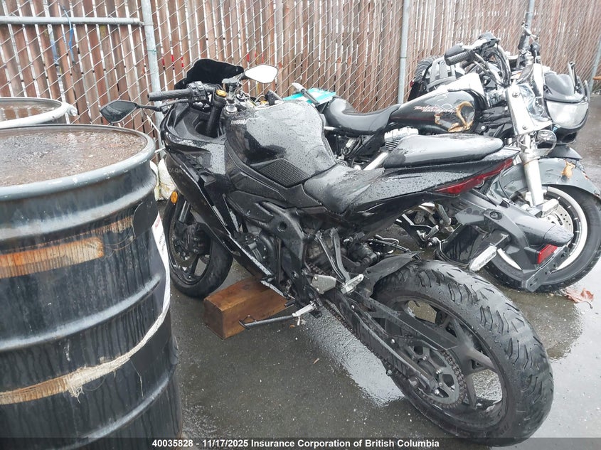 ML5ZXCP19PDA00372 2023 KAWASAKI ZX photo no. 3
