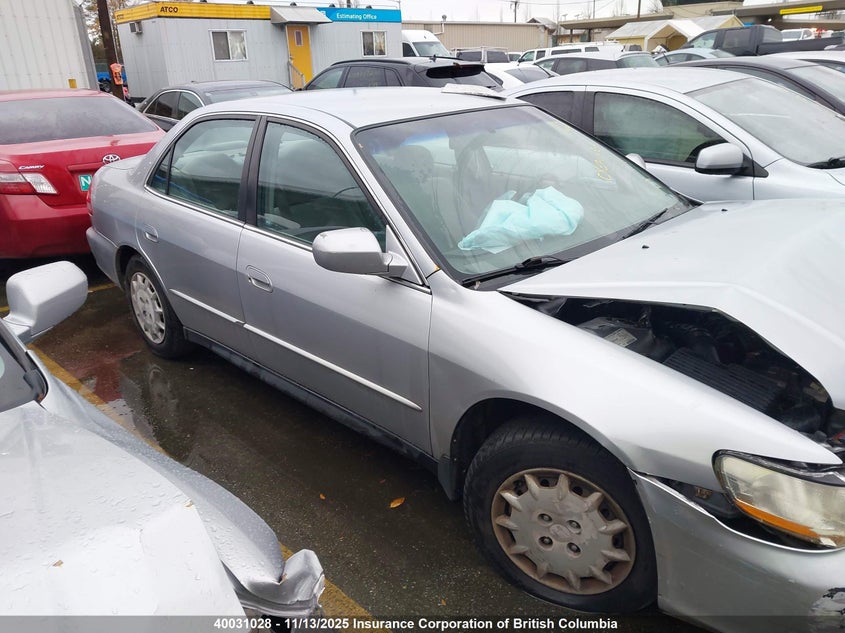 1HGCG56421A807214 2001 HONDA ACCORD photo no. 13