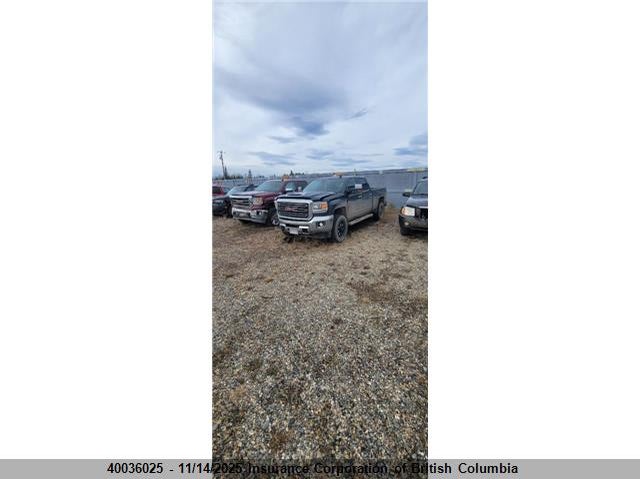 1GT42XEY4HF248859 2017 GMC SIERRA photo no. 2