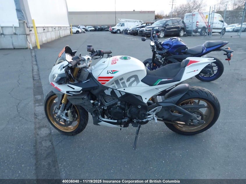 ZD4TYU002GS000338 2016 APRILIA TUONO photo no. 15