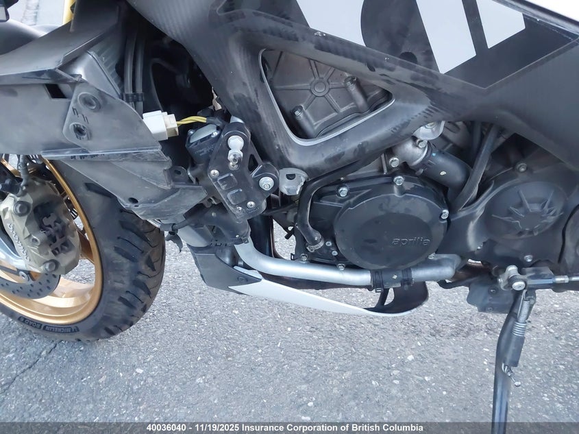 ZD4TYU002GS000338 2016 APRILIA TUONO photo no. 9