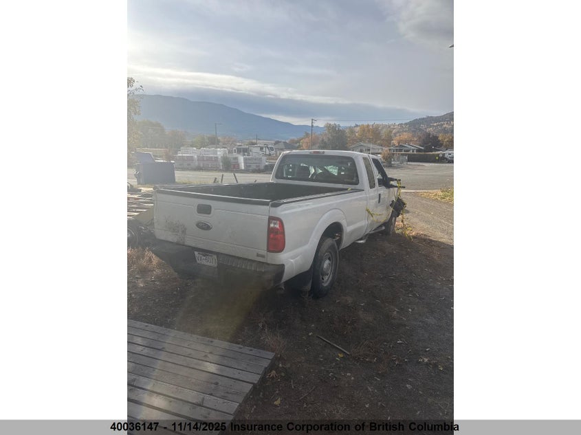 1FT7X2A67BEB83864 2011 FORD F250 photo no. 4