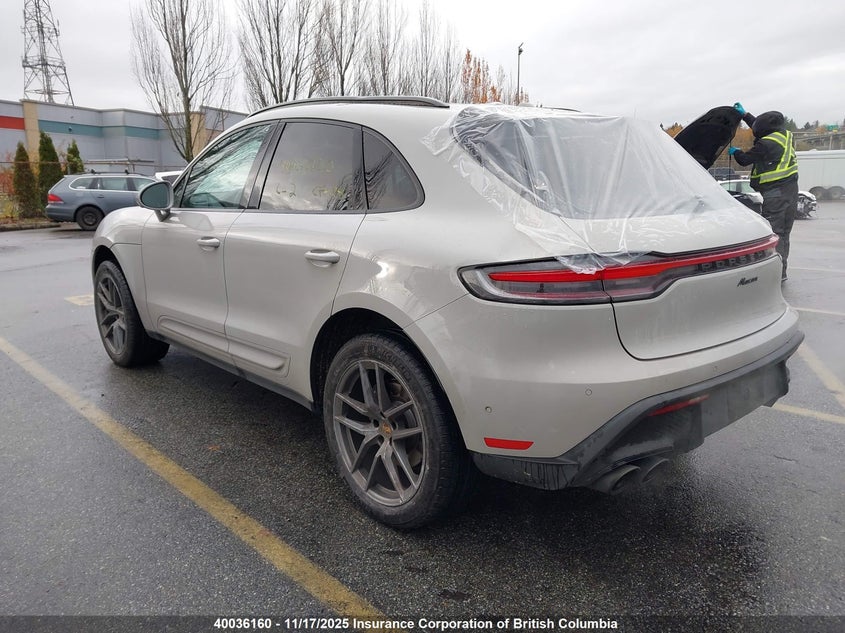 WP1AA2A58NLB00911 2022 PORSCHE MACAN photo no. 3