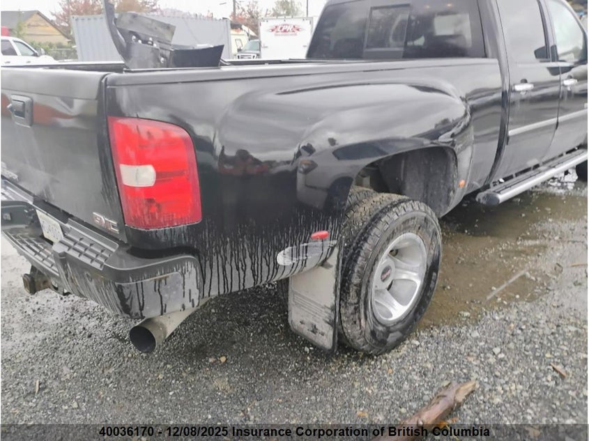 1GT426C83BF243916 2011 GMC SIERRA photo no. 3