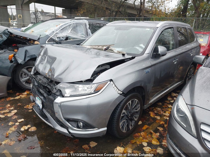 JA4J24A51JZ620931 2018 MITSUBISHI OUTLANDER photo no. 2