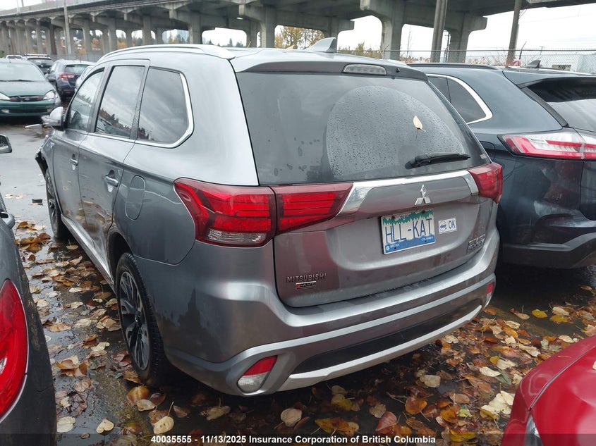 JA4J24A51JZ620931 2018 MITSUBISHI OUTLANDER photo no. 3