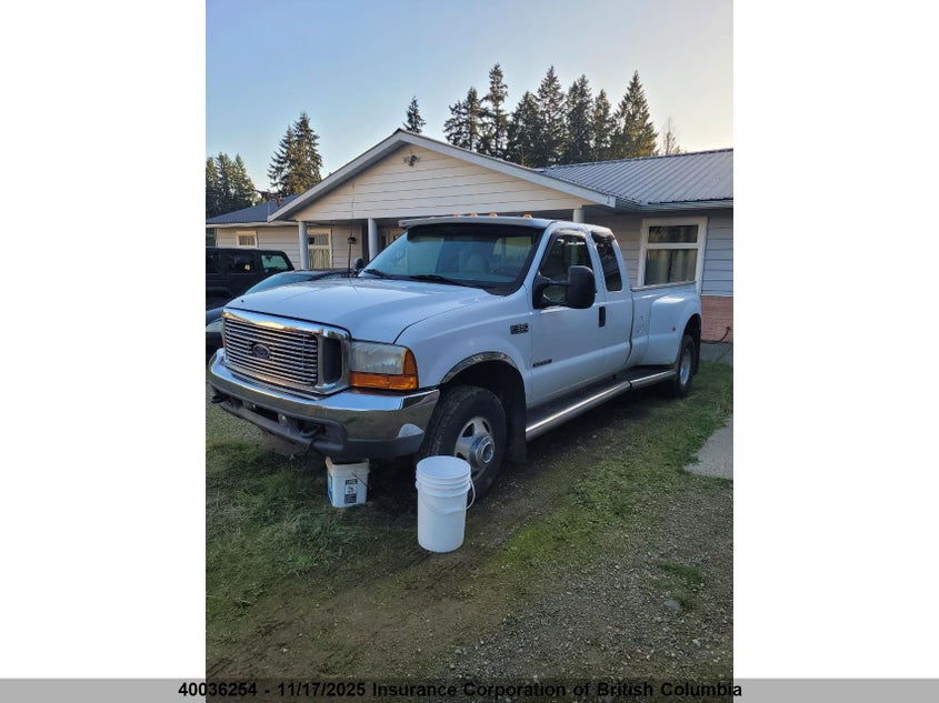 1FTWX33F31EA12879 2001 FORD F350 photo no. 2