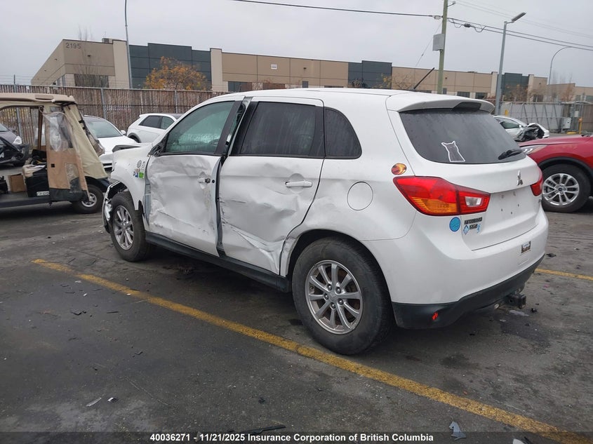 4A4AJ3AUXFE608326 2015 MITSUBISHI RVR photo no. 3
