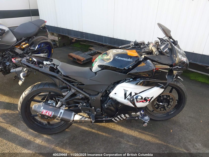 JKAEXMJ10BDA77136 2011 KAWASAKI NINJA photo no. 18