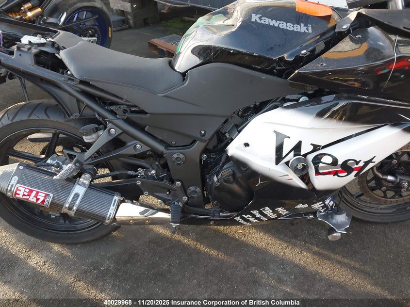 JKAEXMJ10BDA77136 2011 KAWASAKI NINJA photo no. 8