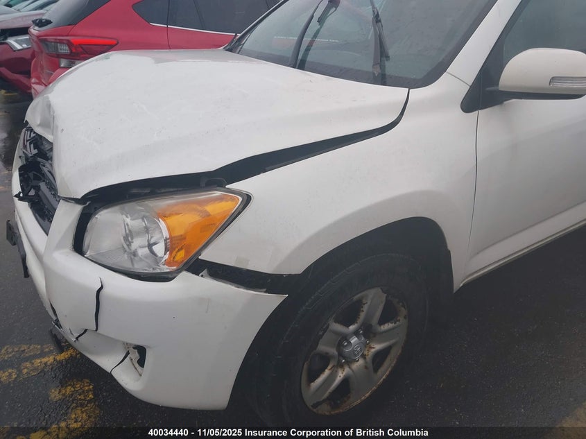 2T3BF4DV6BW176554 2011 TOYOTA RAV 4 photo no. 2