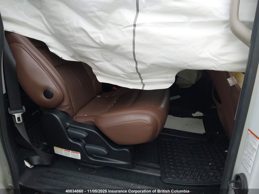5TDDZ3DC5HS152202 2017 TOYOTA SIENNA photo no. 8