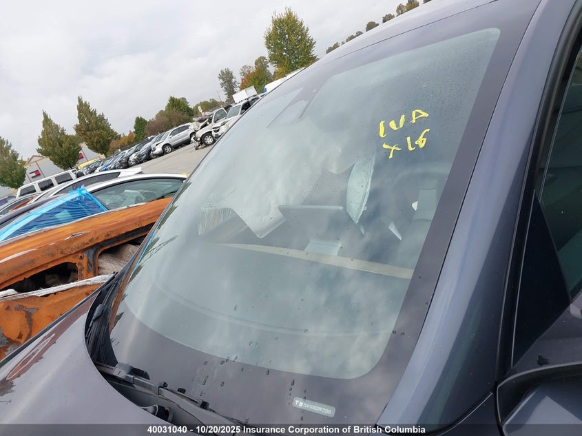 2023 Tesla Model Y VIN: 7SAYGDEE2PF772301 Lot: 40031040