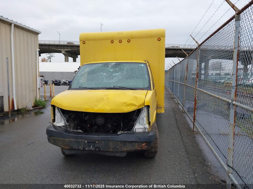 2007 Chevrolet Express G3500 VIN: 1GBJG312471105151 Lot: 40032732