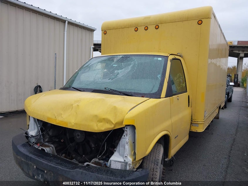 1GBJG312471105151 2007 CHEVROLET EXPRESS photo no. 2