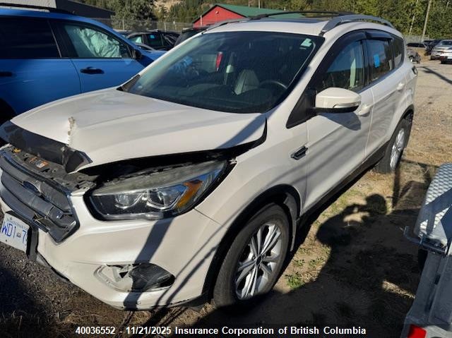 1FMCU9J98HUE99813 2017 FORD ESCAPE photo no. 2