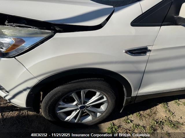 2017 Ford Escape Titanium VIN: 1FMCU9J98HUE99813 Lot: 40036552