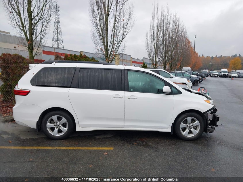 5TDKZ3DC6KS997462 2019 TOYOTA SIENNA photo no. 13