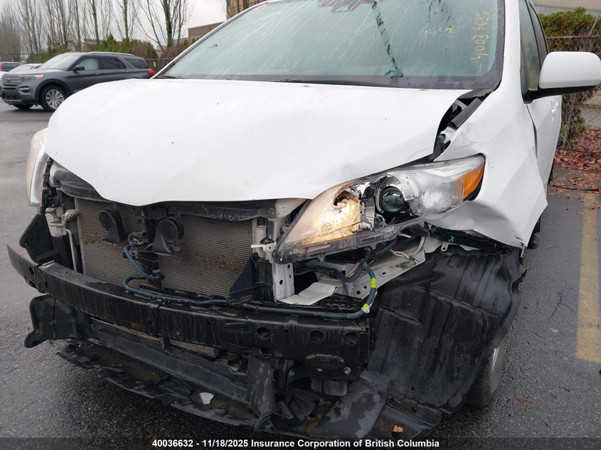 5TDKZ3DC6KS997462 2019 TOYOTA SIENNA photo no. 6