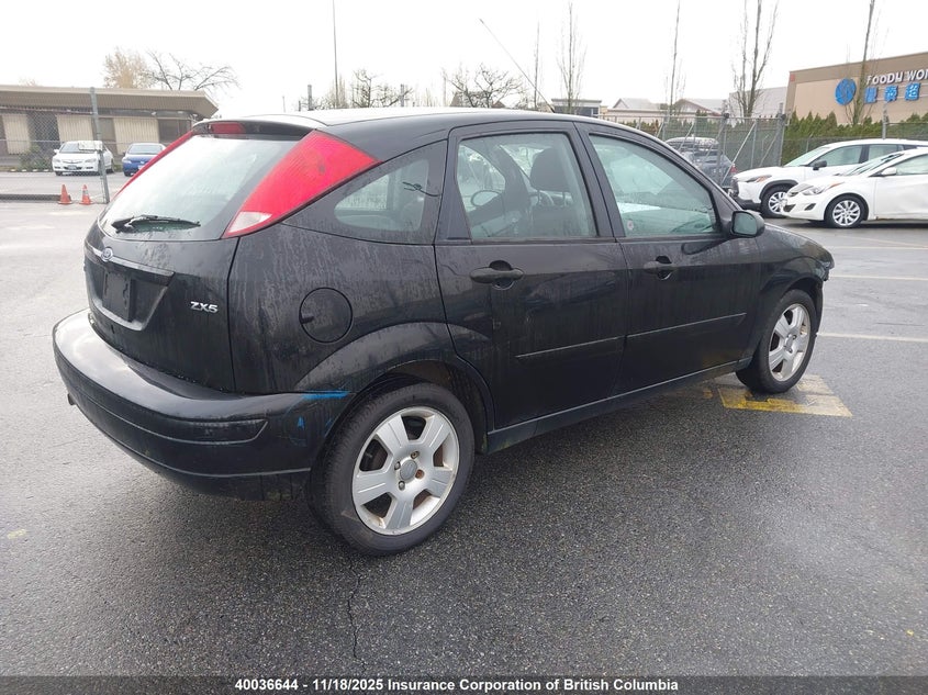 3FAFP37N95R114133 2005 FORD FOCUS photo no. 4