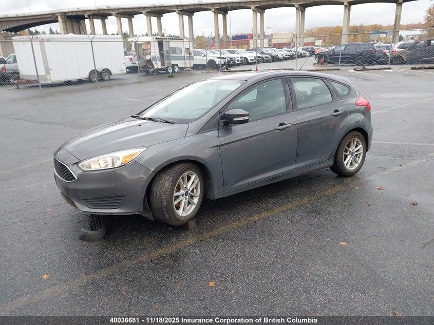 1FADP3K2XGL353647 2016 FORD FOCUS photo no. 2