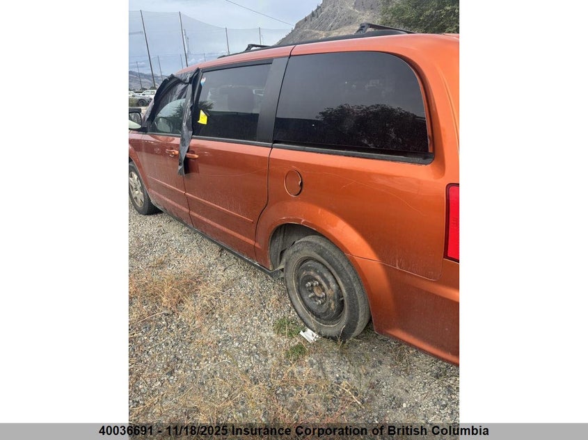 2D4RN4DG2BR705997 2011 DODGE CARAVAN photo no. 3