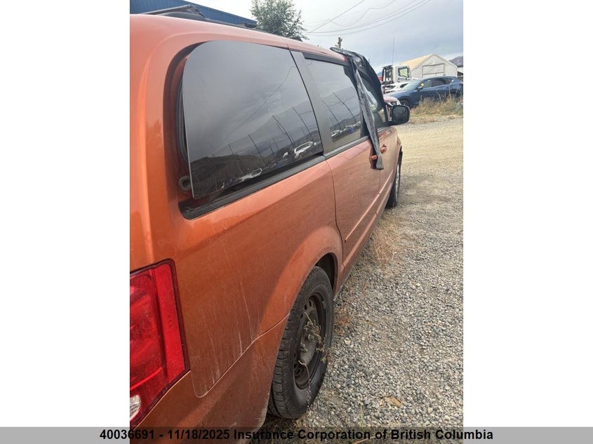 2D4RN4DG2BR705997 2011 DODGE CARAVAN photo no. 4