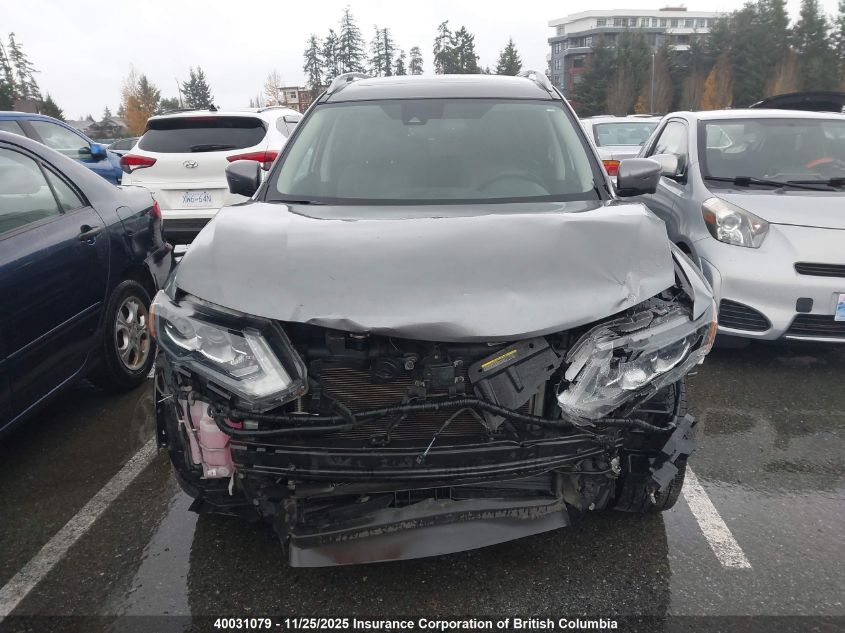 2018 Nissan Rogue Sv/Sl VIN: 5N1AT2MVXJC741782 Lot: 40031079