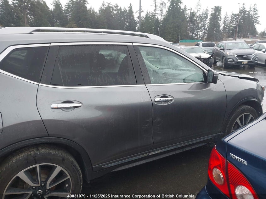 2018 Nissan Rogue Sv/Sl VIN: 5N1AT2MVXJC741782 Lot: 40031079