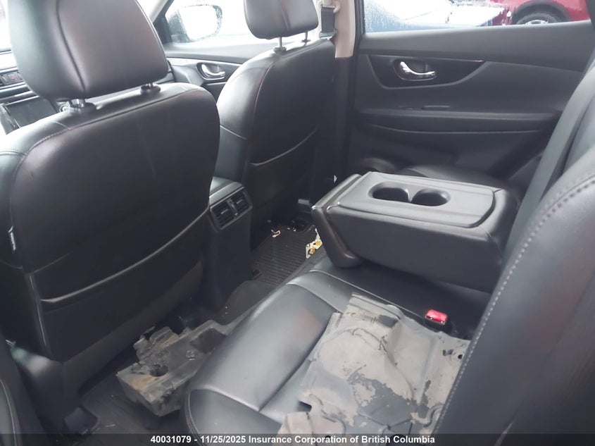 2018 Nissan Rogue Sv/Sl VIN: 5N1AT2MVXJC741782 Lot: 40031079