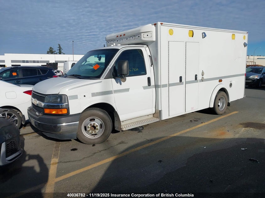 1HA3GSCG2HN001092 2017 CHEVROLET EXPRESS photo no. 2