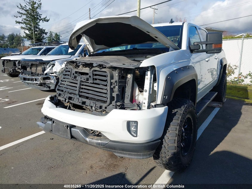 3GCUKRECXJG100154 2018 CHEVROLET SILVERADO photo no. 2