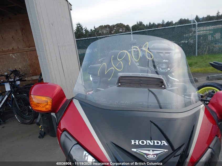 JH2SC68XXFK100082 2015 HONDA GL1800C photo no. 11