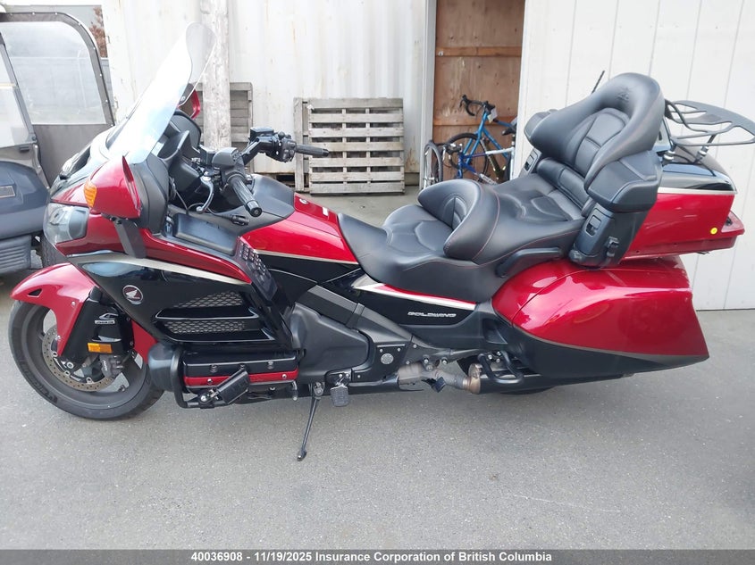JH2SC68XXFK100082 2015 HONDA GL1800C photo no. 16