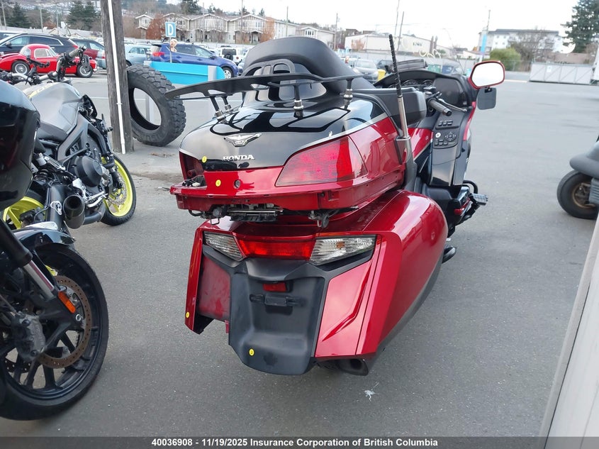 JH2SC68XXFK100082 2015 HONDA GL1800C photo no. 4