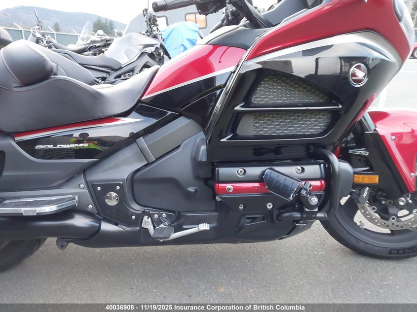 JH2SC68XXFK100082 2015 HONDA GL1800C photo no. 8