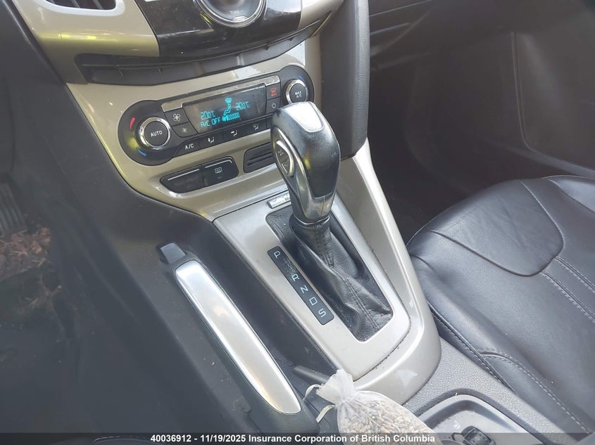 1FAHP3H23CL388243 2012 FORD FOCUS photo no. 19