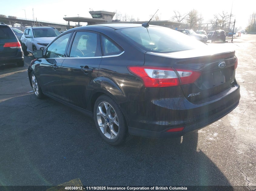 1FAHP3H23CL388243 2012 FORD FOCUS photo no. 3