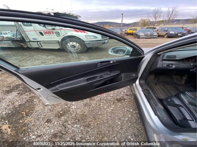 2007 Volkswagen Passat 2.0T Luxury Leather VIN: WVWEK93C87P013364 Lot: 40036923