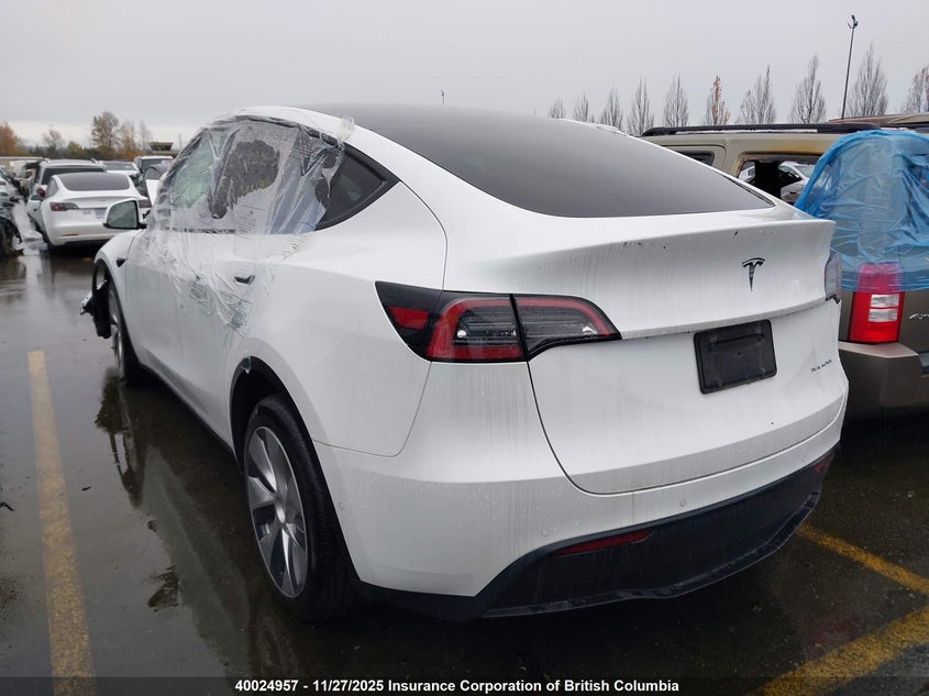 7SAYGDEE3NF544997 2022 TESLA MODEL Y photo no. 3