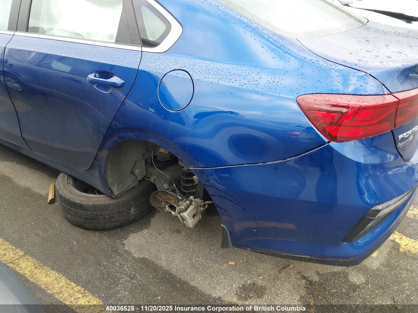 2021 Kia Forte Ex VIN: 3KPF54AD0ME392835 Lot: 40036528