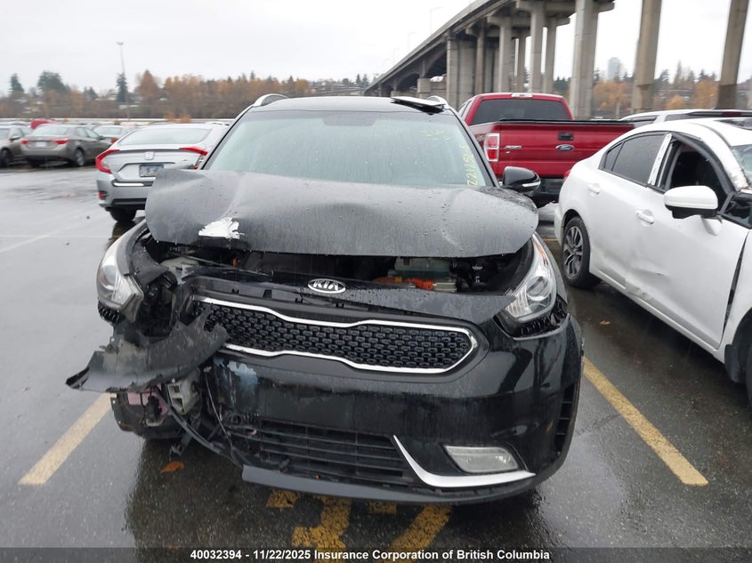 2019 Kia Niro Ex/Touring S VIN: KNDCC3LC8K5300631 Lot: 40032394
