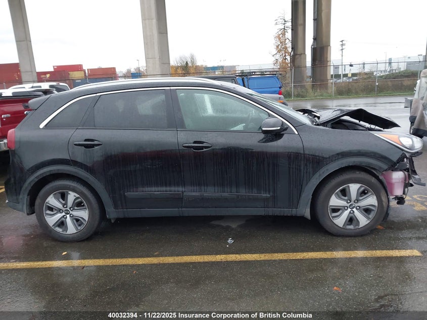2019 Kia Niro Ex/Touring S VIN: KNDCC3LC8K5300631 Lot: 40032394