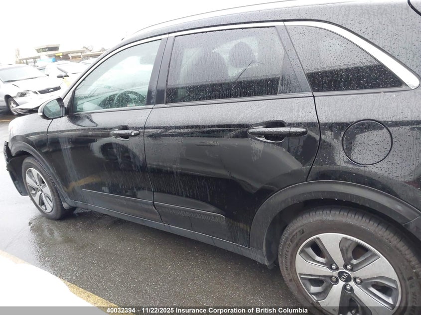 2019 Kia Niro Ex/Touring S VIN: KNDCC3LC8K5300631 Lot: 40032394