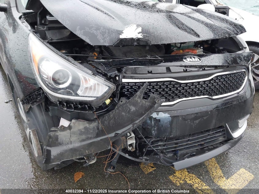 2019 Kia Niro Ex/Touring S VIN: KNDCC3LC8K5300631 Lot: 40032394